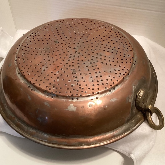 Vintage copper colander!  Tin lined…13” across. - Picture 1 of 4